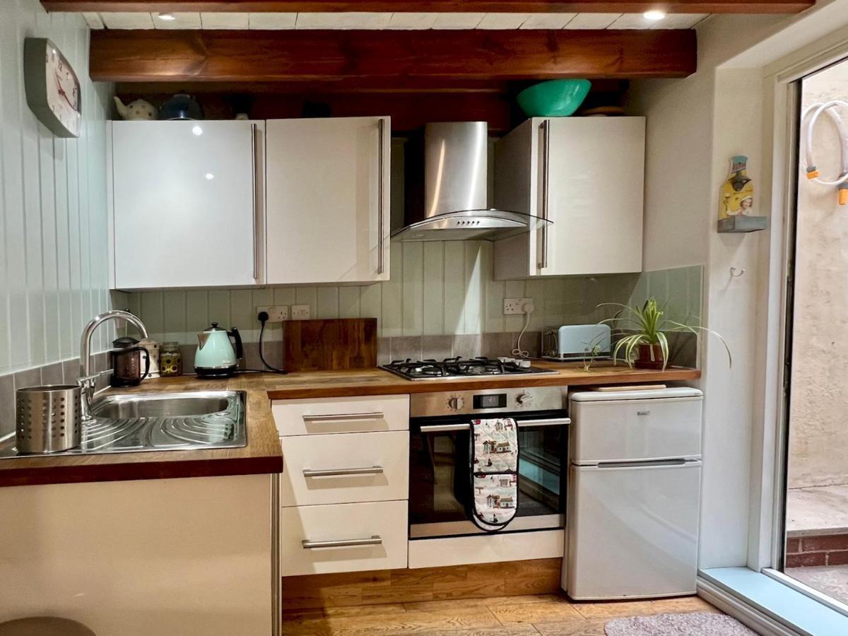 Pass The Keys 64 Church Street Characterful 2-Bed Cottage In The Heart Of Town Kingsbridge  Exterior photo