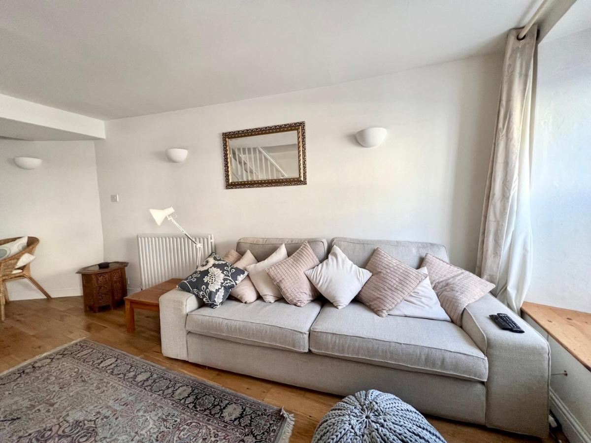 Pass The Keys 64 Church Street Characterful 2-Bed Cottage In The Heart Of Town Kingsbridge  Exterior photo