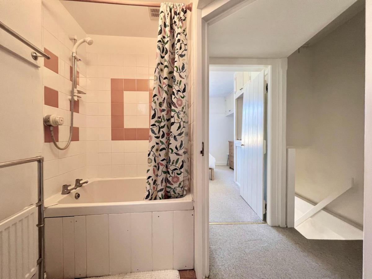 Pass The Keys 64 Church Street Characterful 2-Bed Cottage In The Heart Of Town Kingsbridge  Exterior photo